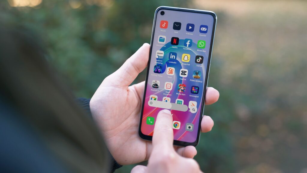 A person holding there smartphone