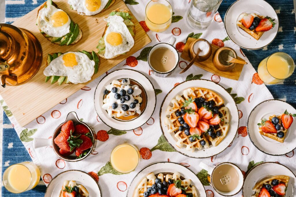 A platter of breakfast items