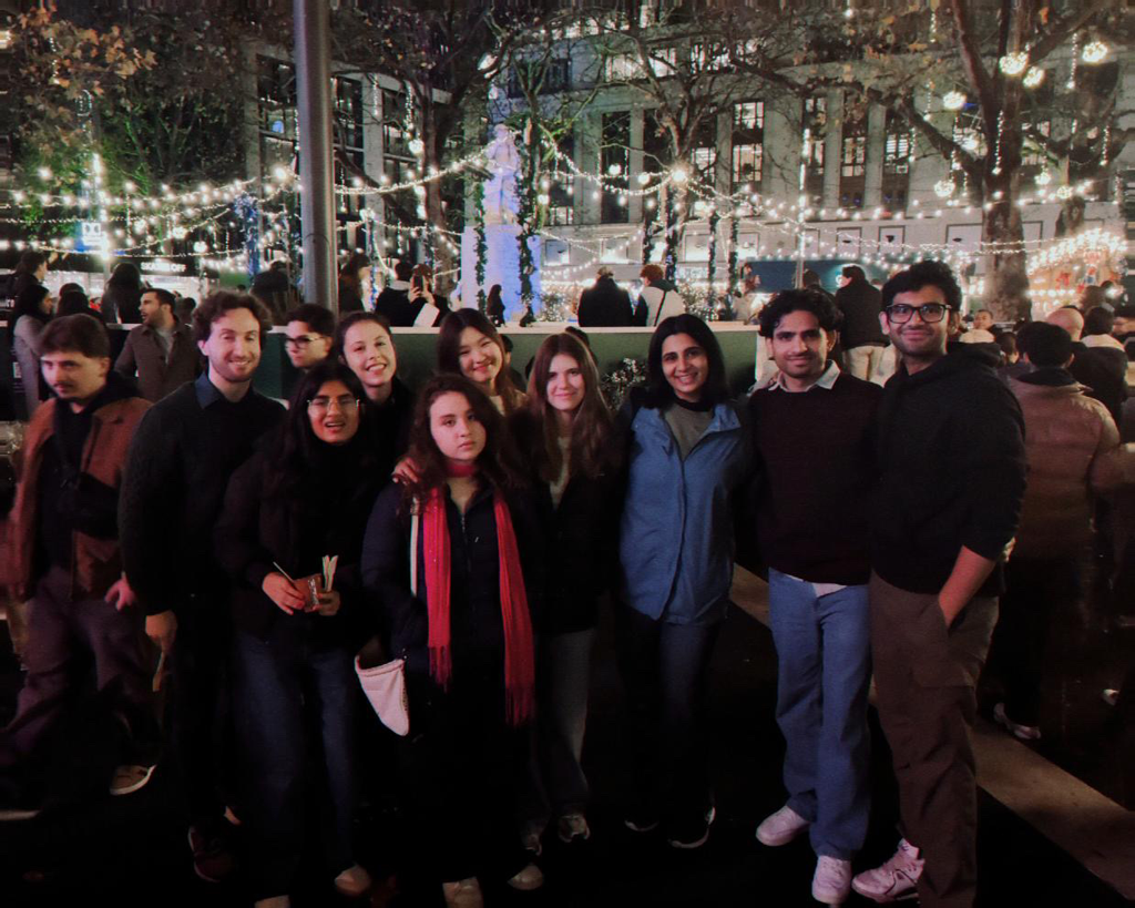 London_nights – International Students House – international students house a group of students out at night in london